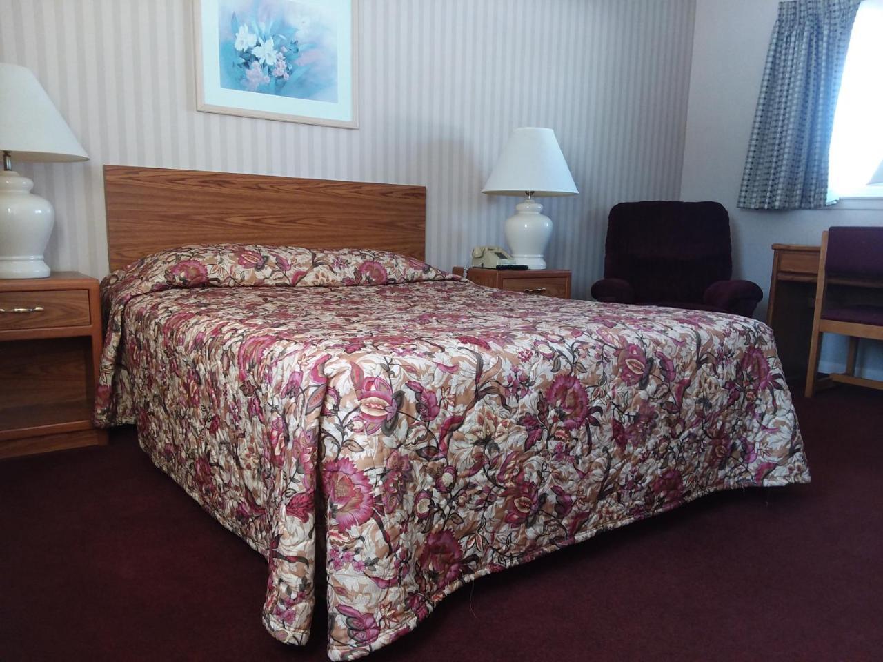 Budget Host Inn - Manistique Exterior foto